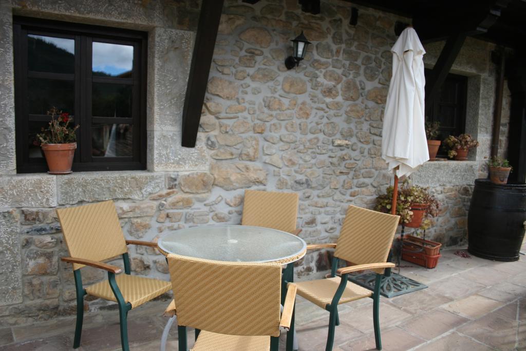 Apartamentos Casa De La Abuela Potes Exteriör bild